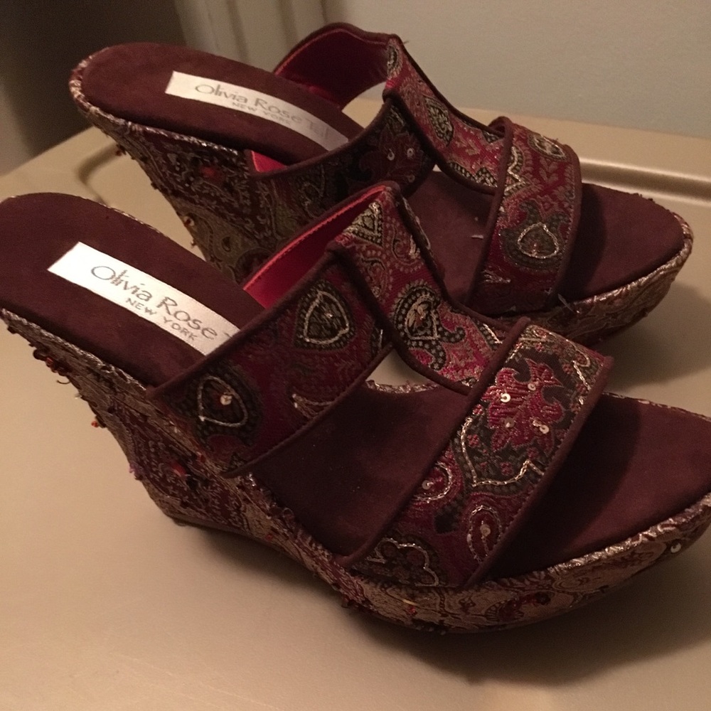Women’s dress tapestry mule wedge